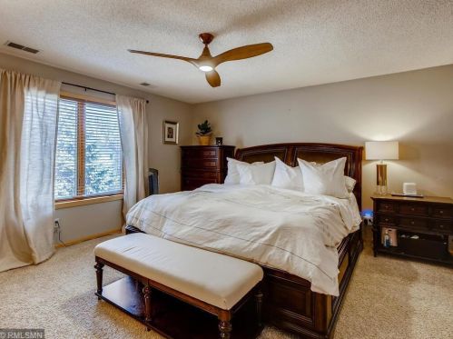 8932 Highview Ln, Saint Paul MN 55125-4921 exterior