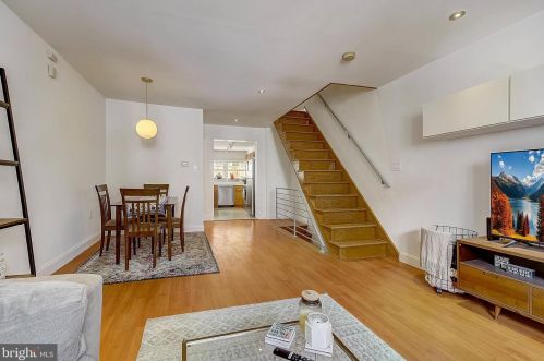 1820 Manton St, Philadelphia PA  19146-2923 exterior