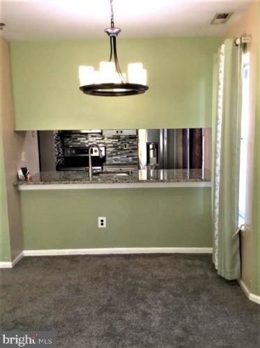 511 Ashton Ln, New Castle DE  19720-3960 exterior