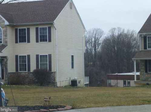 198 Harrison Rd, Chester, PA 19015-1130