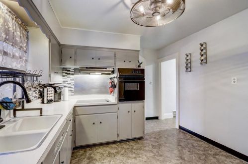 5946 40th St, Milwaukee WI  53209-3923 exterior