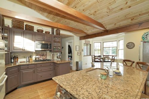 45 Grissom Way, Hauppauge NY 11788-4418 exterior