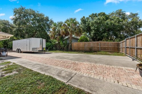 1718 Ocean Cove Ave, Fort Pierce FL  34953-2450 exterior