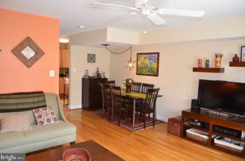 1002 Colonial Ave, Alexandria VA  22314-1323 exterior