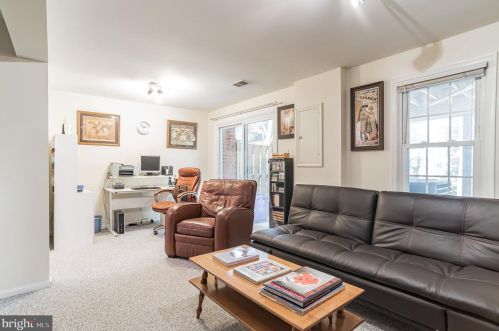 11920 Bargate Ct, Rockville MD 20852-4117 exterior