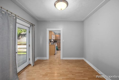 963 Knapp St, Grand Rapids MI 49505-4419 exterior