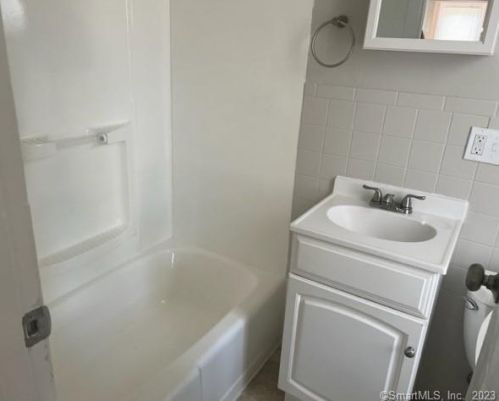 63 5 St, Derby CT 06418-1765 exterior