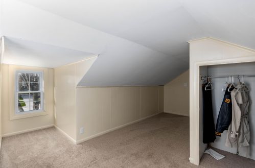 945 Eleanor St, Grand Rapids MI 49505-4305 exterior