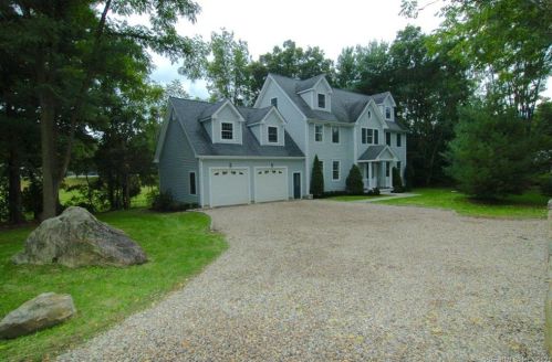 73 Fillow St, Norwalk, CT 06850-2801