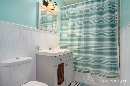 2412 Mccracken St, Meskegon MI 49441-1445 exterior