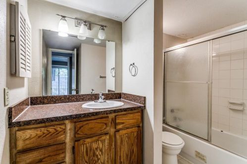 4837 Cedar Springs Rd, Dallas TX  75219-7223 exterior