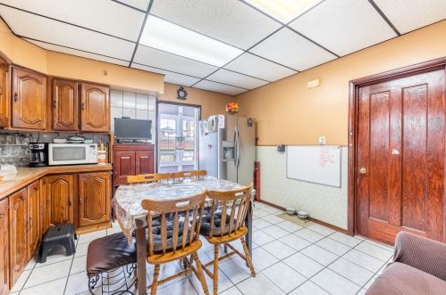 5833 Whipple St, Chicago IL 60659-3708 exterior