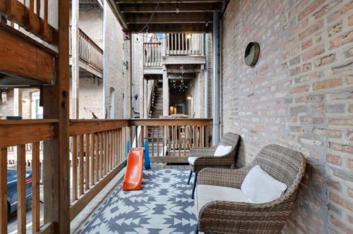 2644 Washtenaw Ave, Chicago IL  60647-1836 exterior