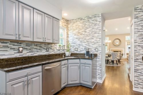 2801 Packer Ct, Bridgewater NJ 08807-7017 exterior