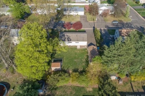 12 Bates Rd, Manchester CT  06042-2805 exterior