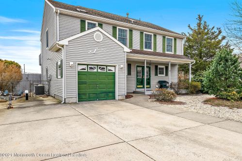 85 Yardarm Ct, Berkeley Township, NJ 08721-1413