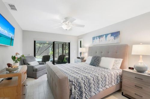 2201 Noble Ct, Naples FL 34110-1023 exterior