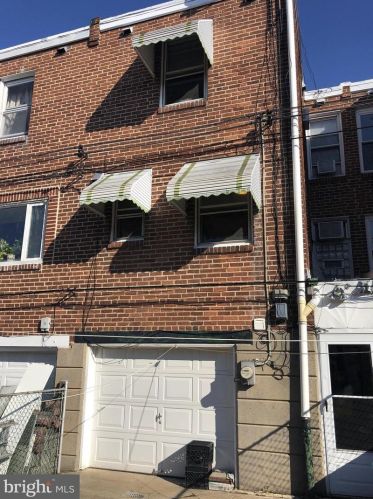 1362 Knorr St, Philadelphia PA 19111-4906 exterior