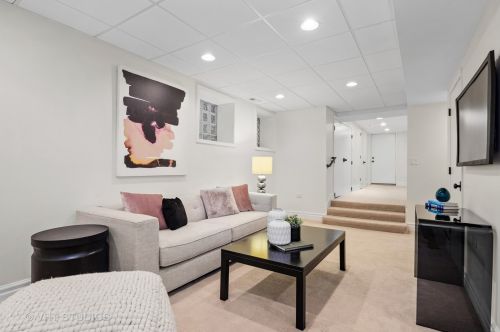 3320 Hamilton Ave, Chicago IL 60636-1018 exterior