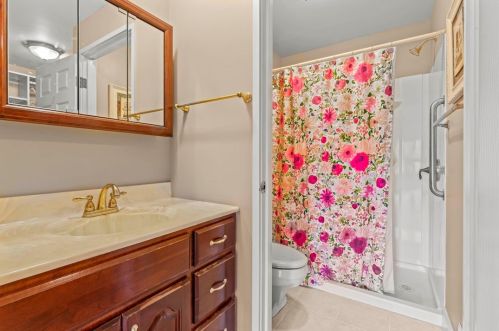 226 Pine Ct, Pittsburgh PA 15239-1953 exterior