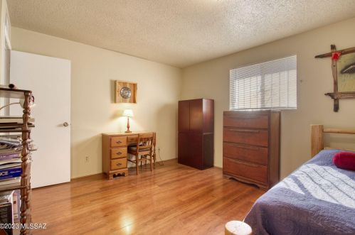 892 Glenn St, Tucson AZ  85705-4120 exterior