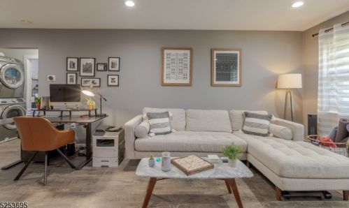 24 Woodedge Ave, Edison NJ exterior