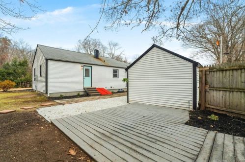 174 Spring St, Windsor Locks CT  06096-1732 exterior