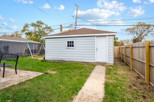 3850 112 St, Chicago IL 60617-7026 exterior