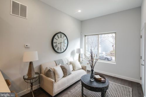 2120 Franklin St, Philadelphia PA 19133-2107 exterior