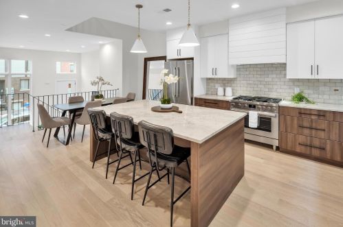 959 Marshall St, Philadelphia PA 19122 exterior