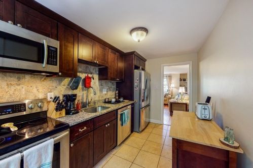 105 Chestnut St, Brookline, MA 02445-7587