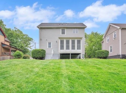 198 Elm St, Wallingford CT 06492-3229 exterior