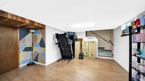 8243 Francisco Ave, Chicago IL 60645-4302 exterior