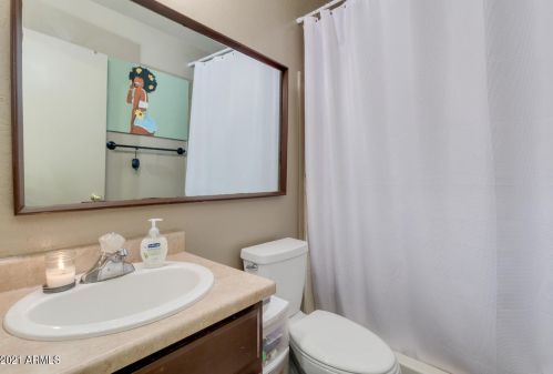 2041 Adams, Phoenix AZ 85007-2699 exterior