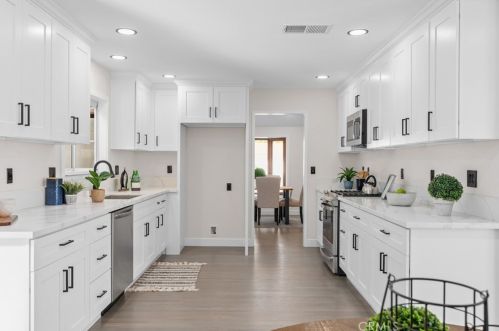 1850 Mariposa Ln, Fullerton CA  92833-1819 exterior