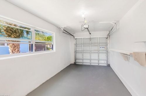 1096 Rordon Ave, Naples FL 34103-4577 exterior