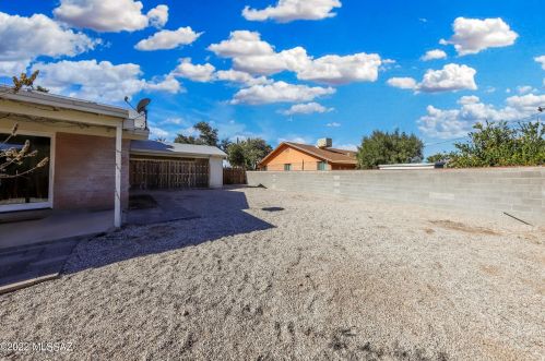 702 Kent Dr, Tucson AZ 85710-2442 exterior