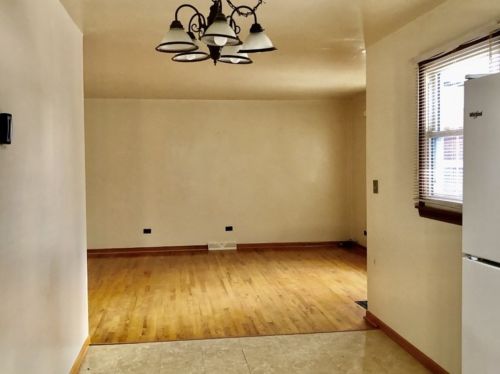 2413 Lewis Ave, Waukegan IL 60087-3058 exterior