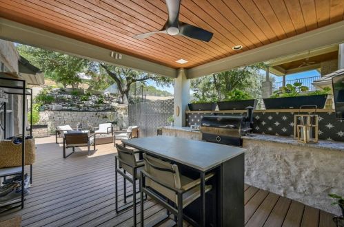 4332 Canoas Dr, Austin TX 78730-1407 exterior