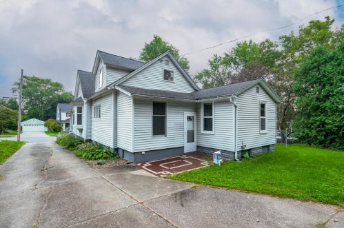 1419 Valley Ave, Grand Rapids MI 49504-2949 exterior