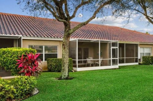 6379 Long Ky Ln, Boynton Beach FL 33472-2375 exterior