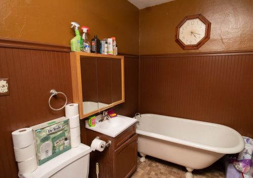 1261 36, Milwaukee WI 53215-1437 exterior