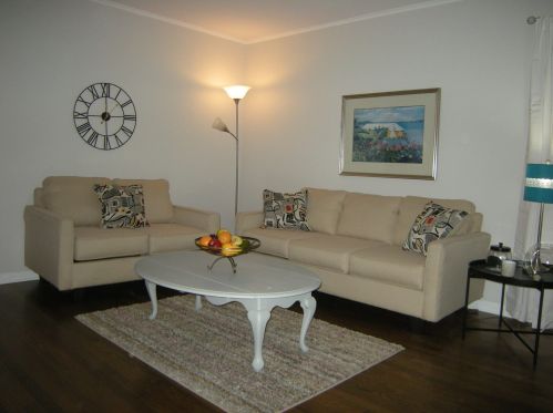 12636 Elizabeth St, Chicago, IL 60827-6111