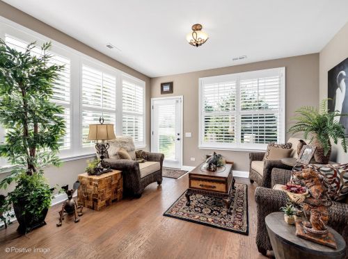 633 Pleasant Dr, Joliet IL 60404-9577 exterior