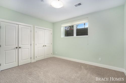 548 Fairview Ave, Grand Rapids MI 49503-1518 exterior