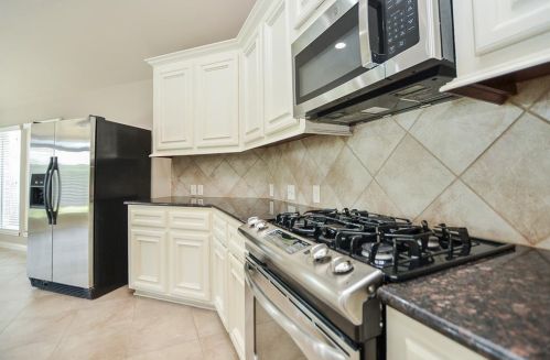 27907 Barberry Banks Ln, Fulshear TX 77441-2057 exterior