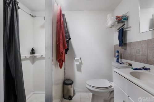 56 1st St, Perth Amboy NJ 08861-4333 exterior