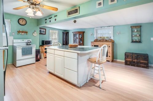 9 Toomey Dr, Poughkeepsie NY 12603-4215 exterior