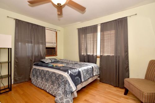 140 Evergreen, Elmhurst IL 60126-2610 exterior