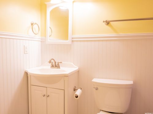 3058 Linton Dr, Taylorsville UT 84088-4632 exterior